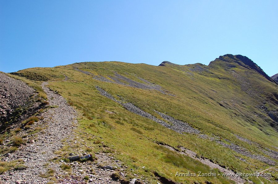 11 La cresta da percorrere per raggiungere il Pizzo Zerna.JPG